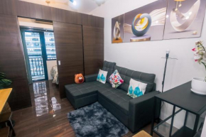 Cozy Crash Pad A Laughter Friendly Makati 2270 Gym swim park 300 mbps
